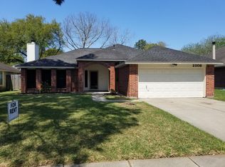 2208 Castle Dr, League City, TX 77573