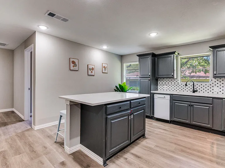 Pennridge Ln — Photo 9
