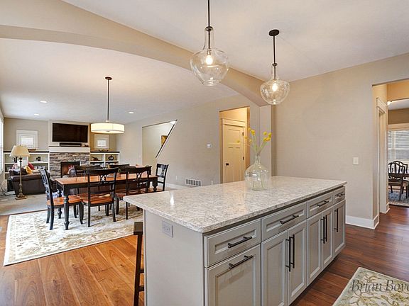 5th image of 8535 Camelot Dr NE