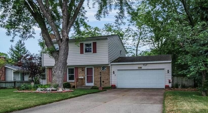 1st image of 829 Silverleaf St SE