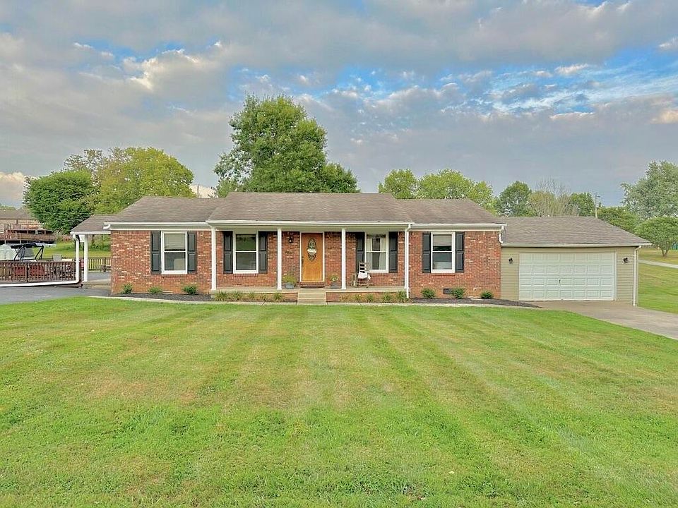 1st image of 130 W Greenbriar Dr