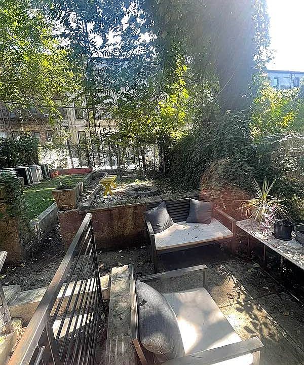 1st image of 298 Stanhope St APT 1R