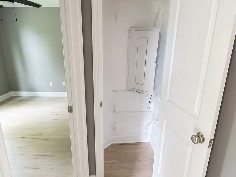 2405 Harley St — Photo 5