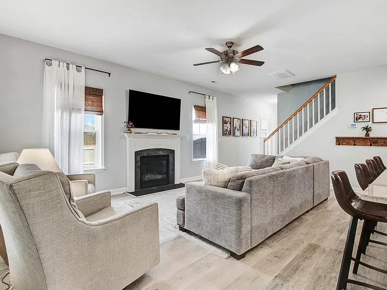 107 Villa Grey Ct — Photo 13