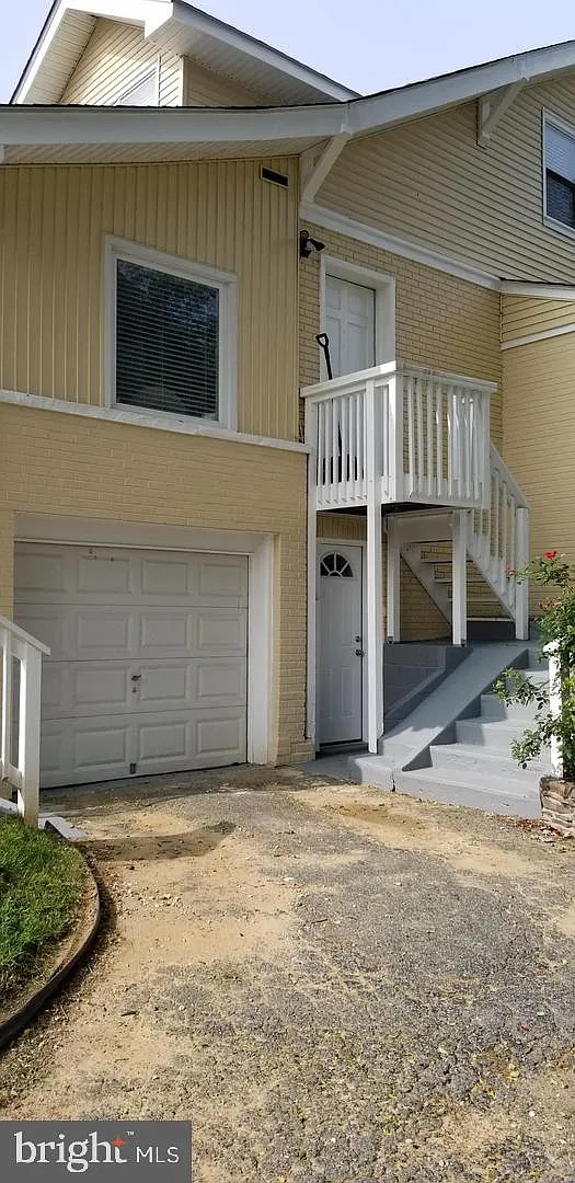 1 bed, 1.0 bath, 1800 sqft, $1,200 — Photo 2
