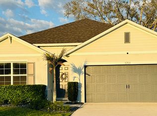 1701 Point O Woods Ct, Mount Dora, FL 32757