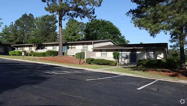 Longleaf Apartment Homes — Photo 3