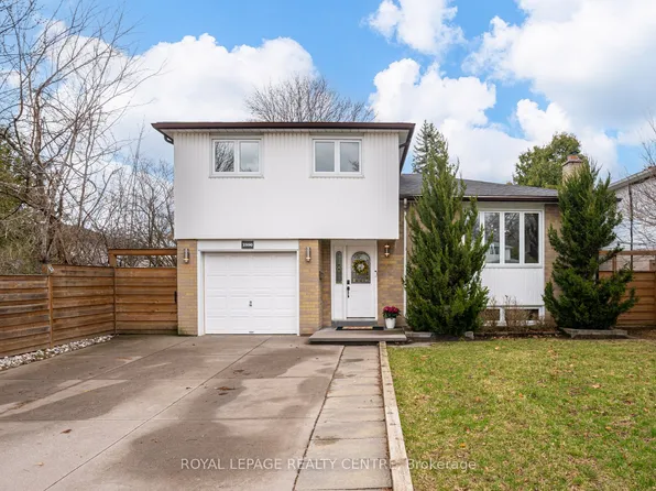 2590 Bromsgrove Rd, Mississauga, ON L5J 1M2
