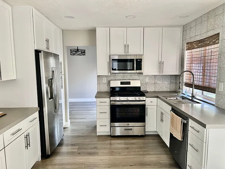 788 Pointe Vista Ln — Photo 4