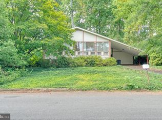1114 Shipman Ln, Mc Lean, VA 22101