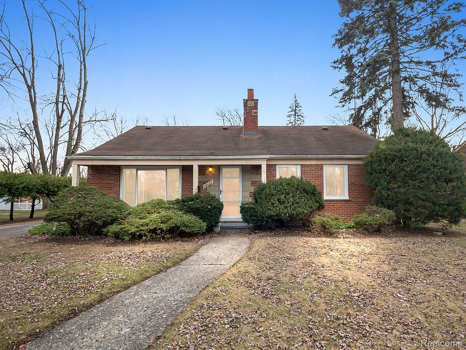 1st image of 18115 Dorset St