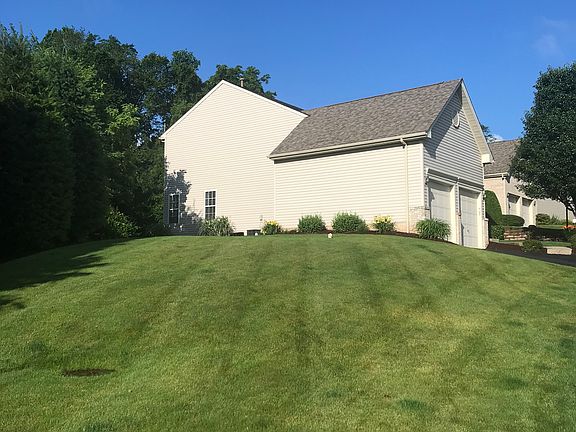 Large side yard