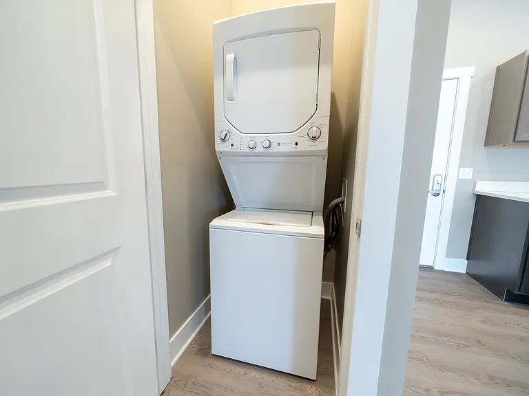 14-web-or-mls-3440-chicago-dr_12092024