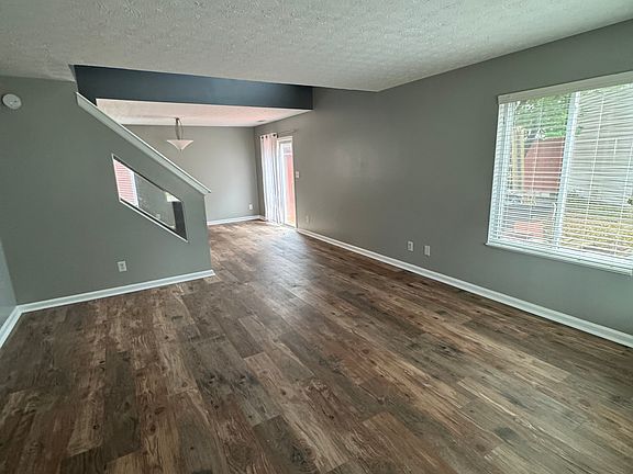3rd image of 6650 Largo Ln