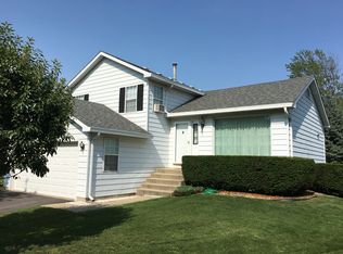 305 Elwood Ct, Westmont, IL 60559