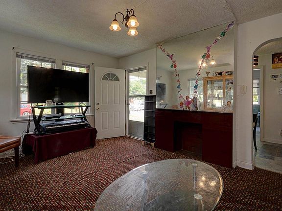 3rd image of 1759 Weldon Ave