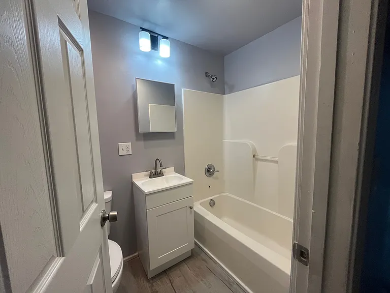 199 E Main St #4 — Photo 8
