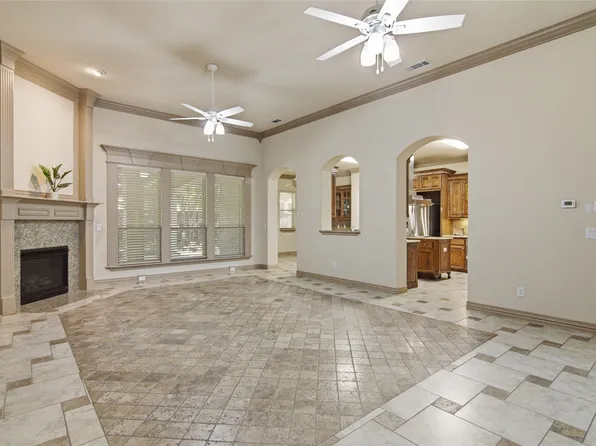 502 Lismore Dr, Mansfield, TX 76063