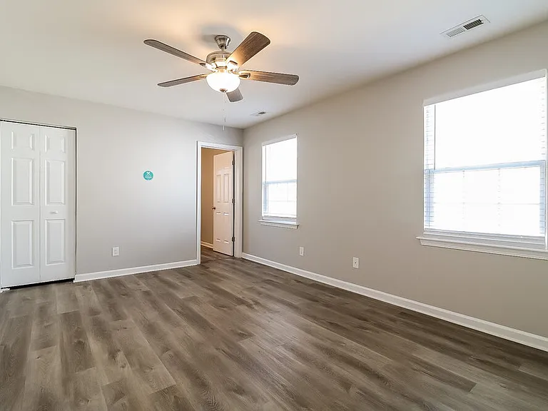 2826 Filbert St — Photo 11