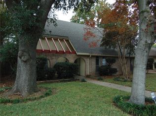 2010 Garden Oaks Dr, Arlington, TX 76012