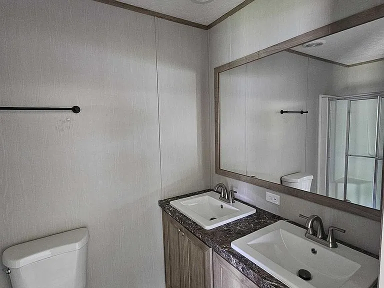 2737 W Washington Ctr #141 — Photo 7