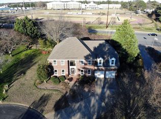 1800 Streatham Ct, Virginia Beach, VA 23454