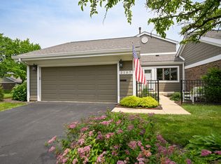 2107 Timber Ln, Wheaton, IL 60189