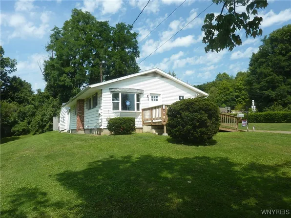 13 Caroline Rd, Gowanda, NY 14070