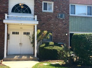 259 N Newbridge Rd, Levittown, NY 11756