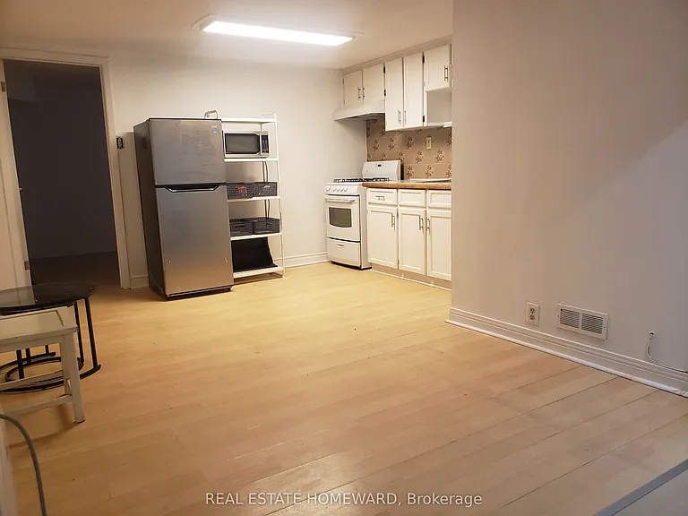697 Dupont St #3 — Photo 2