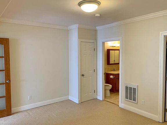 4th image of 2212 21st Ave #B