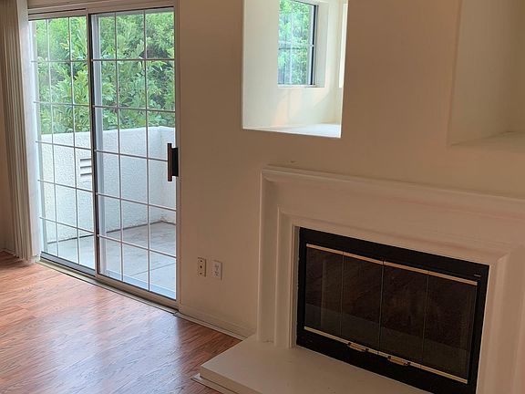 2nd image of 1330 Tea Rose Cir #1