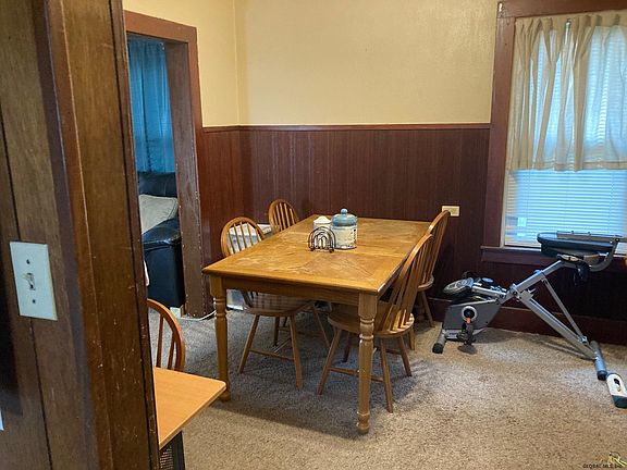 5th image of 22 Stevens St