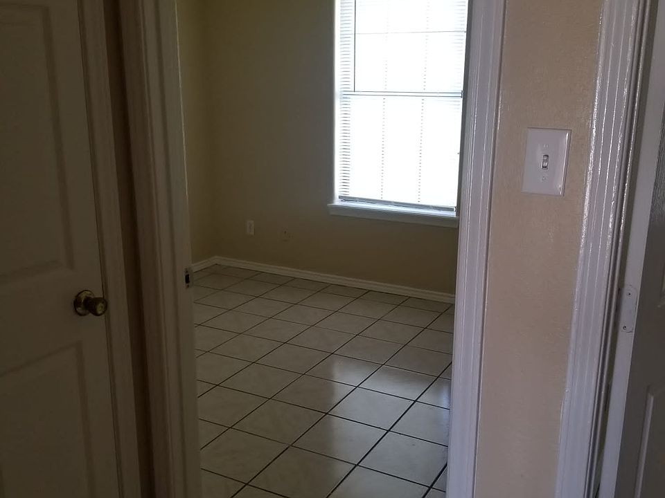 2nd image of 3915 S Alamo Rd APT 1