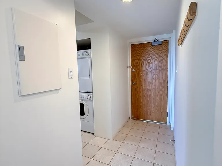 8246 Lansdowne Rd — Photo 9