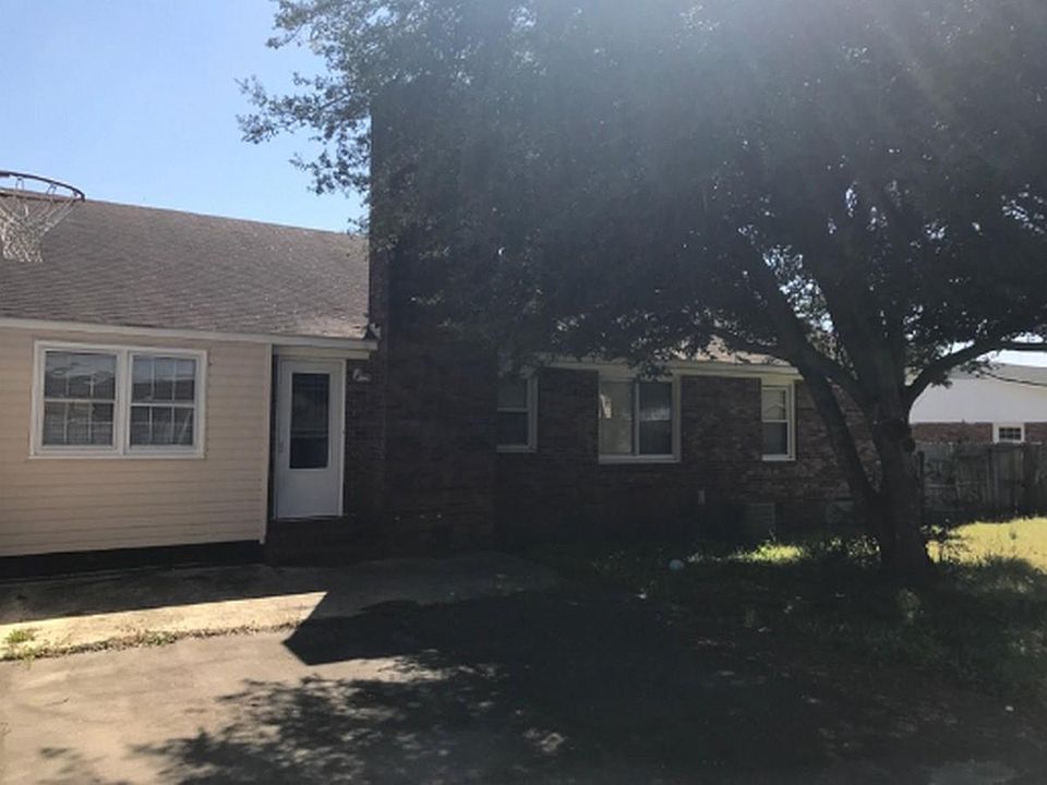 2nd image of 327 Murray Fork Dr