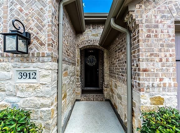 4th image of 3912 Ramble Creek Dr