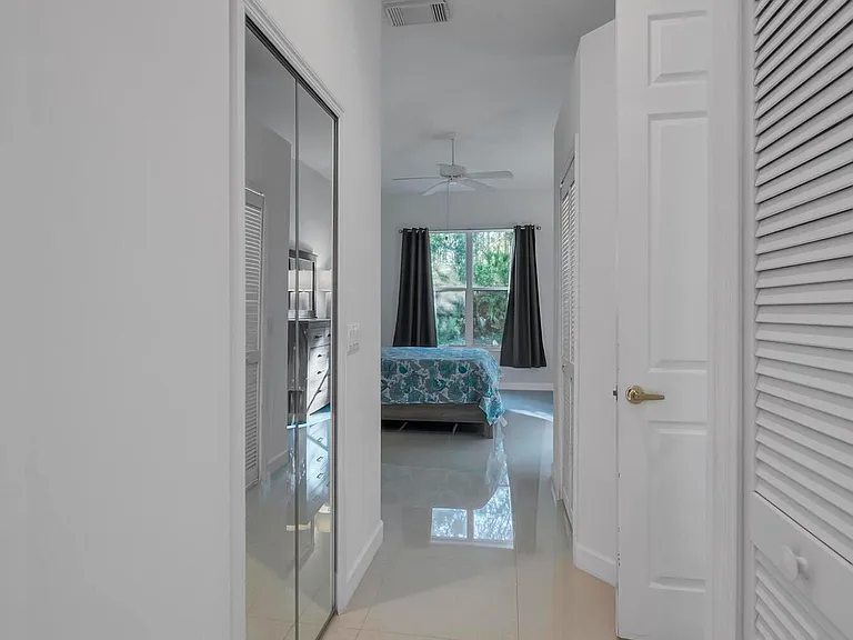 615 SW Saint Thomas Cv — Photo 12