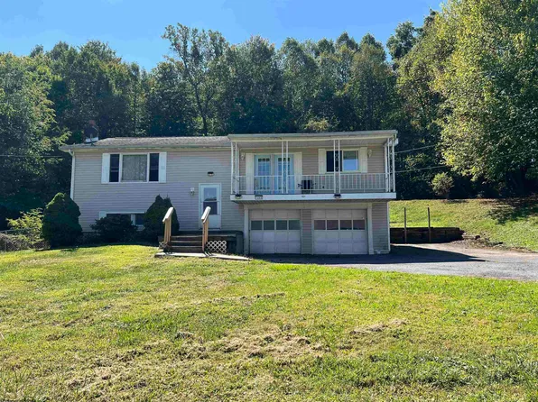 1446 Brookhaven Rd, Morgantown, WV 26508