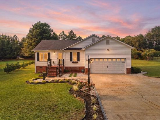 103 Randall Rd, Easley, SC 29642