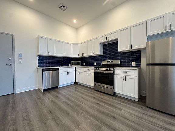 2nd image of 901 Quarry St #108
