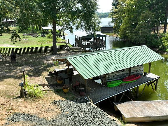 2nd image of 2655 Pilcher Rd