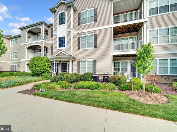 126 Timberlake Dr, Ewing, NJ 08830