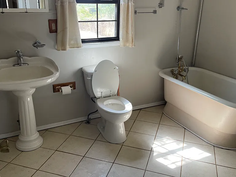147 Hyman St — Photo 6
