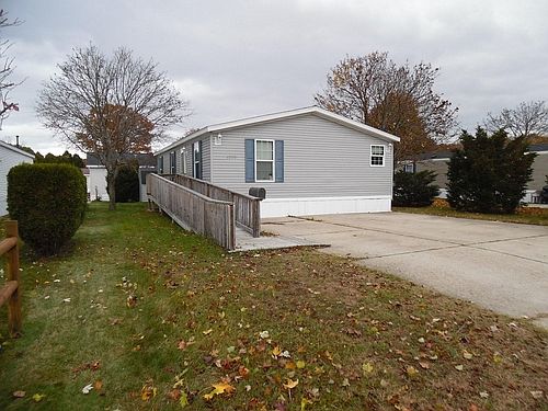 2nd image of 4228 Newport Pl