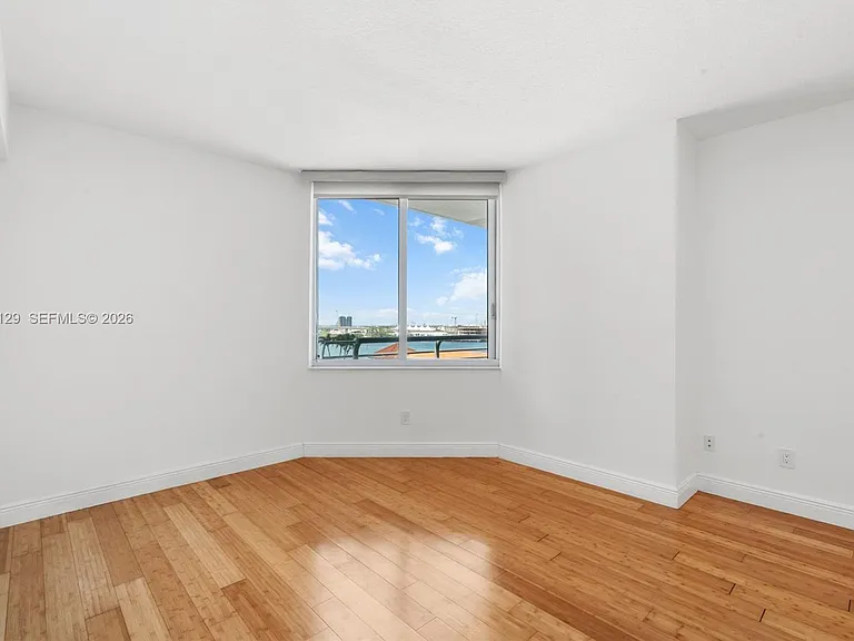 335 S Biscayne Blvd #908 — Photo 17