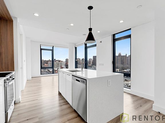 2nd image of 228 E 135th St #607N
