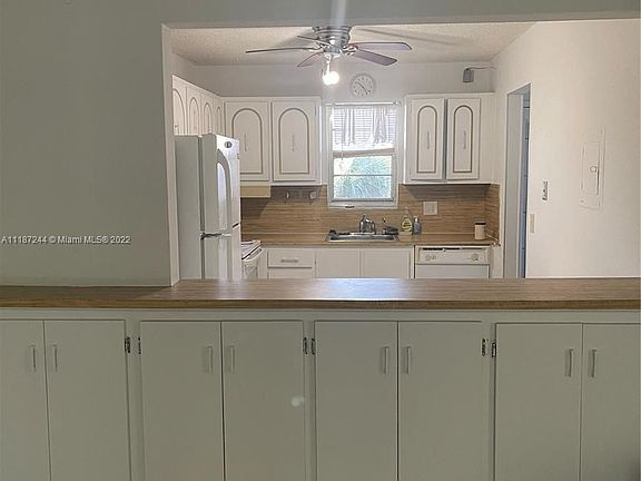 4th image of 2541 Aragon Blvd APT 408