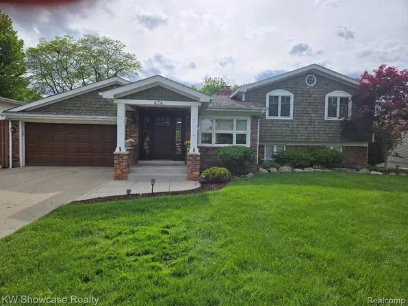 474 Beverly Island Dr, Waterford, MI 48328