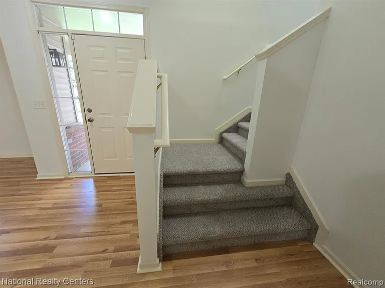 4058 Radcliff Dr — Photo 15